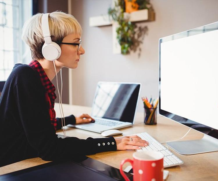 Illustration of website content creation, SEO optimization, blogging, and digital marketing strategy for online business growth.